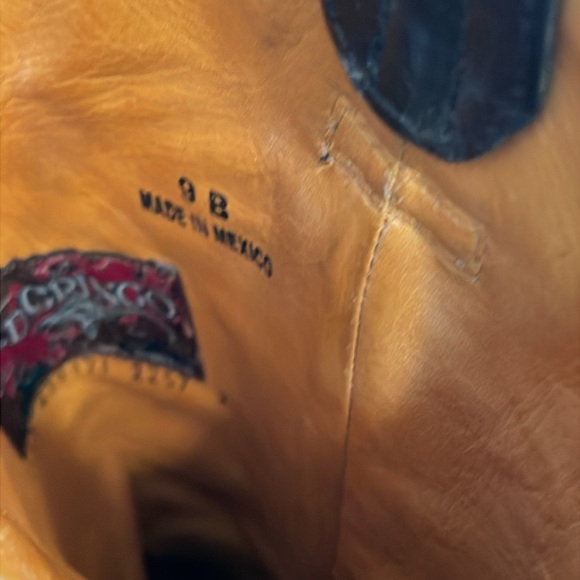 Old Gringo Fringe Boots
Size 9 EUC - Picture 6 of 8